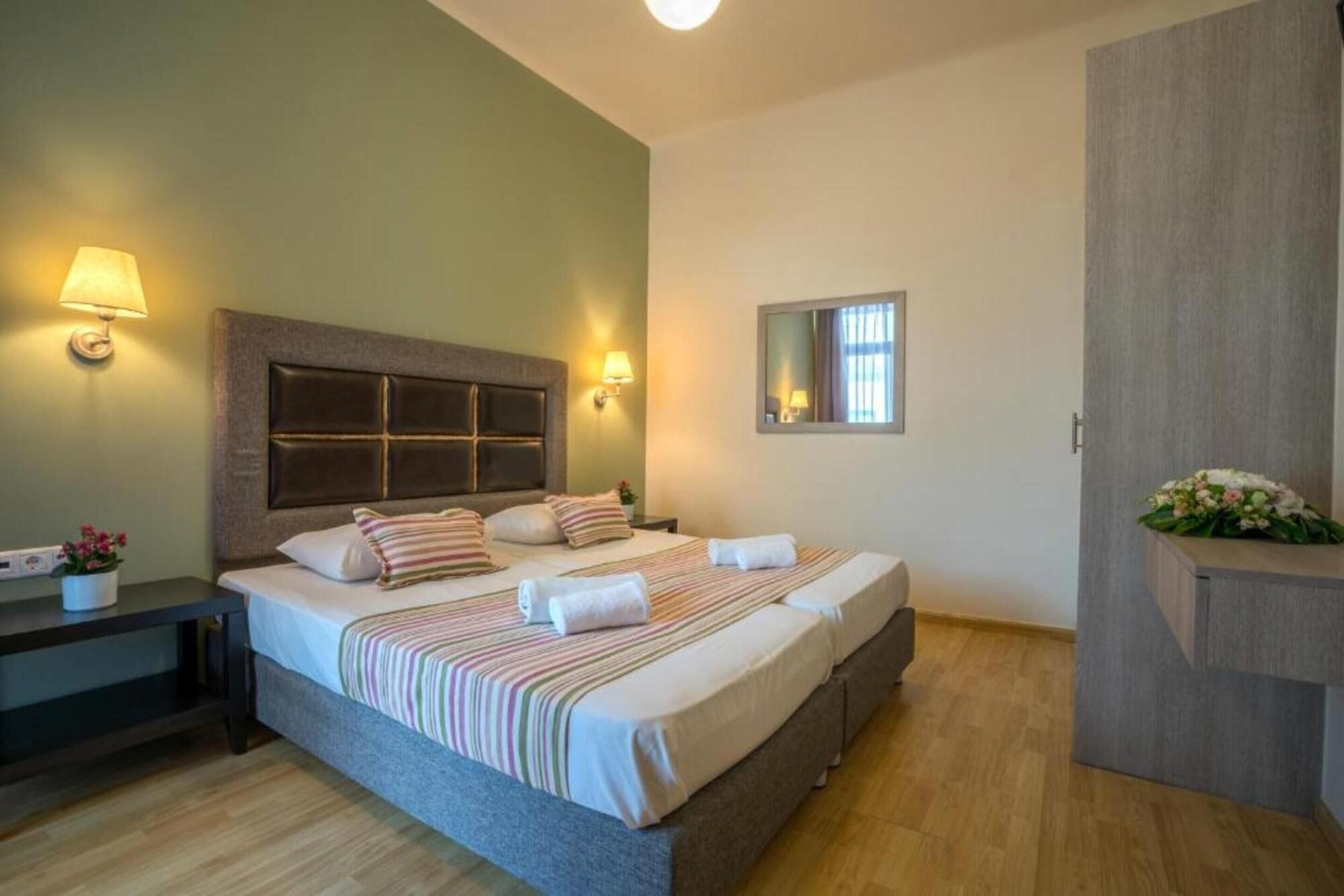 Alianthos Beach Hotel Plakias Bagian luar foto